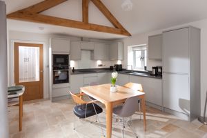 Kitchen (1)- click for photo gallery
